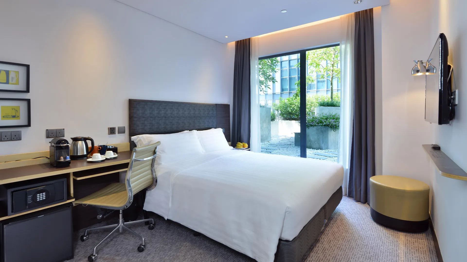 Camlux Hotel Hong Kong 4*,  China