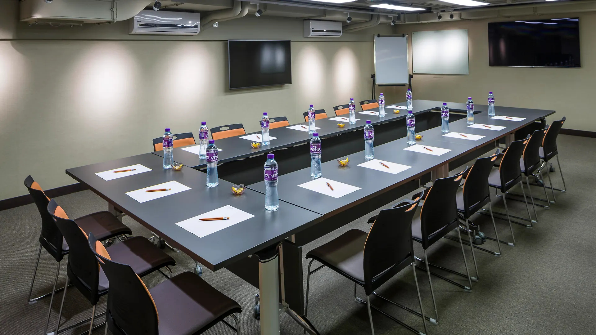 Camlux Hotel Hong Kong 4*,  China