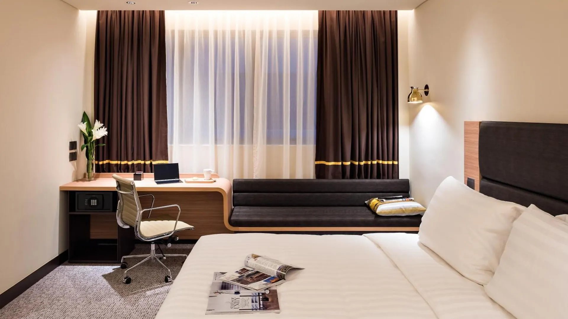 Camlux Hotel Hong Kong 4*,  China